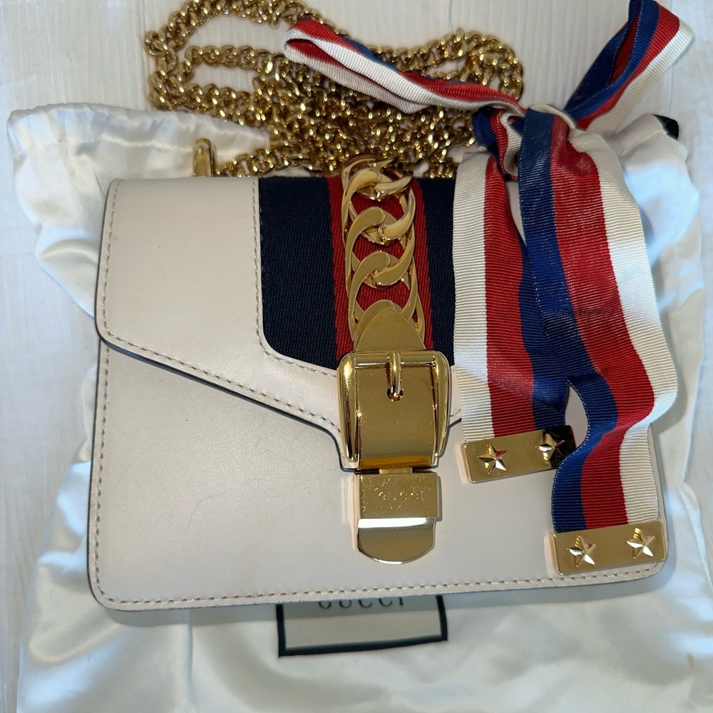 Gucci Sylvie leather mini chain bag in white